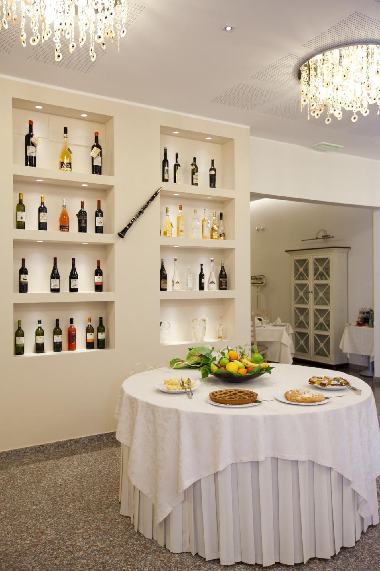 Hotel Ristorante Cesare Savignano sul Rubicone Zewnętrze zdjęcie